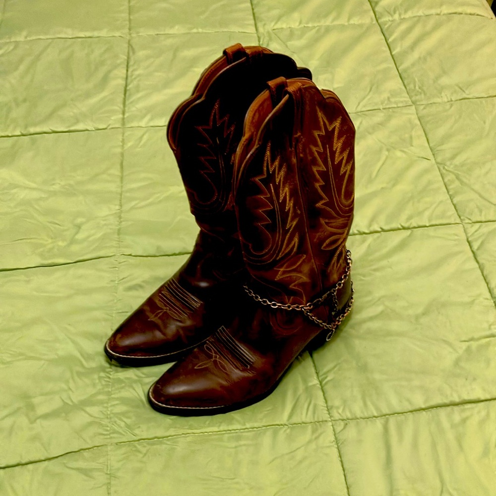 Ariat boots size 9.5